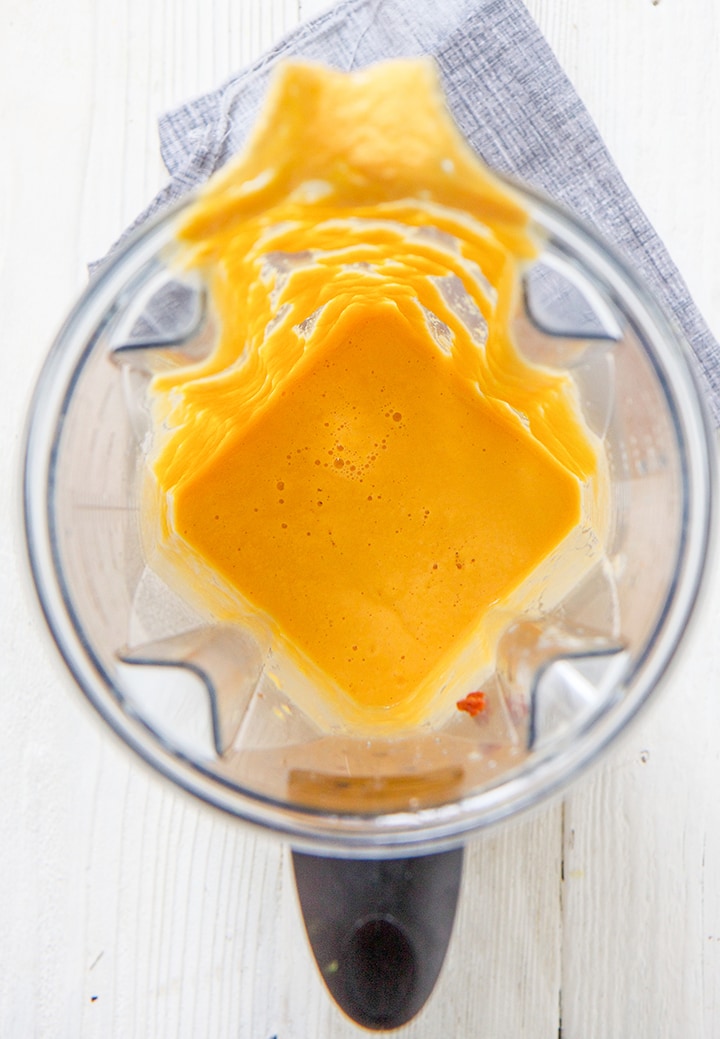 Blender full of creamy and smooth Thai chicken baby food puree.