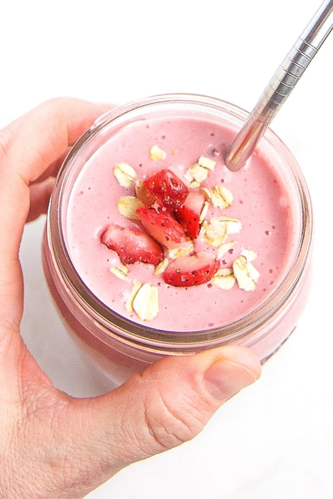 strawberry oatmeal smoothie for kids and toddlers.
