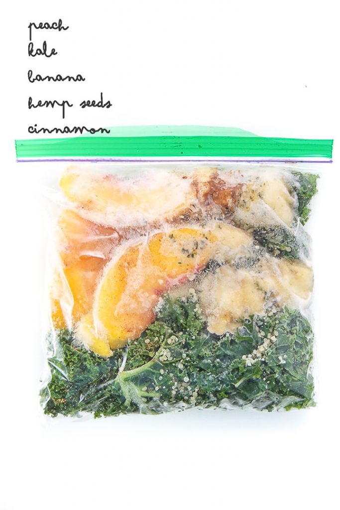 baggie filled with smoothie freezer pack for toddler and kids.
