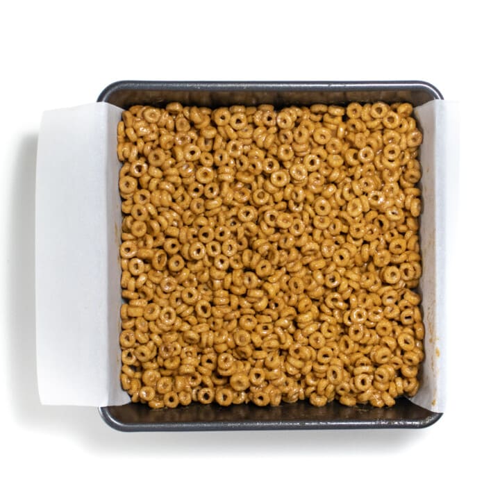 A baking dish full of cereal bars.